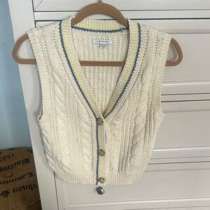 Like new American Eagle Outfitters Women's Cream Cable Knit Sweater Vest